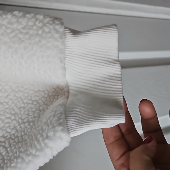 Zyia Active White Flying V Fleece Jacket - Picture 8 of 9